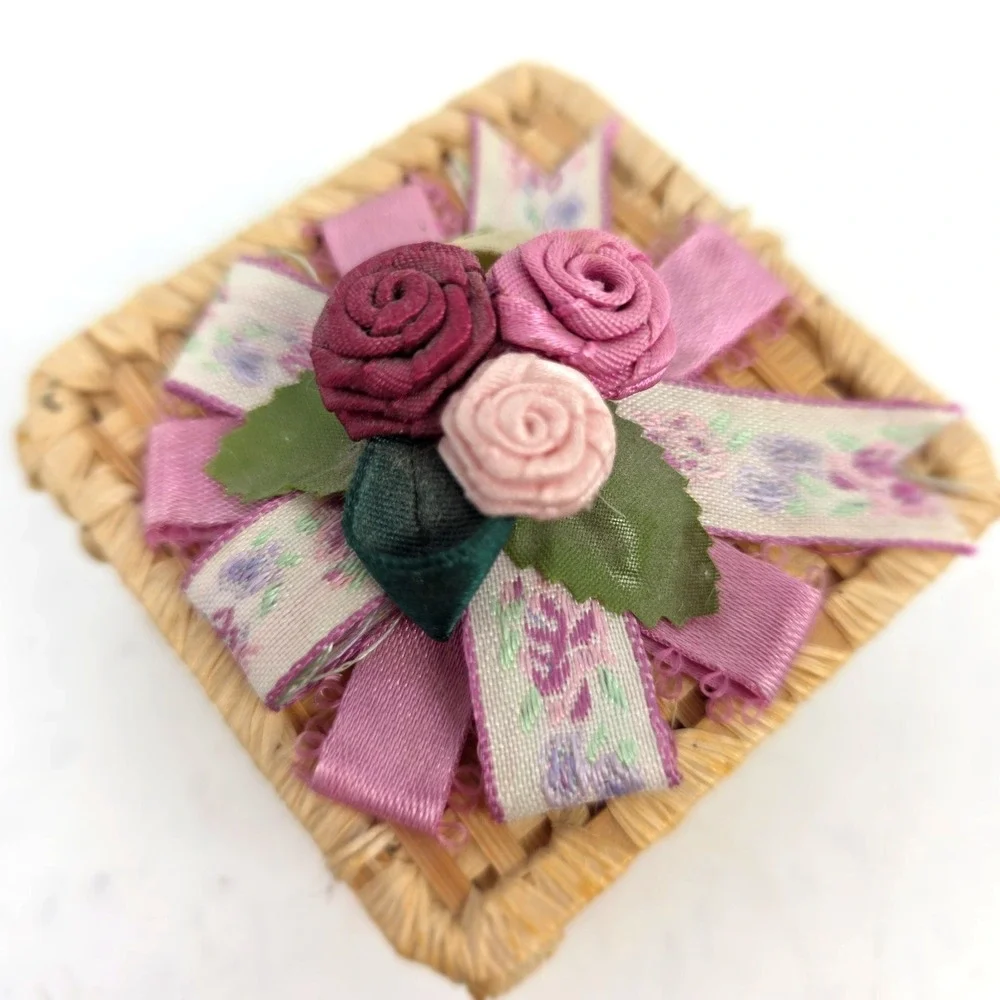 Vtg 1991 Avon Fanciful Floral Wicker Trinket Box Ribbon Fabric Roses Basket Only